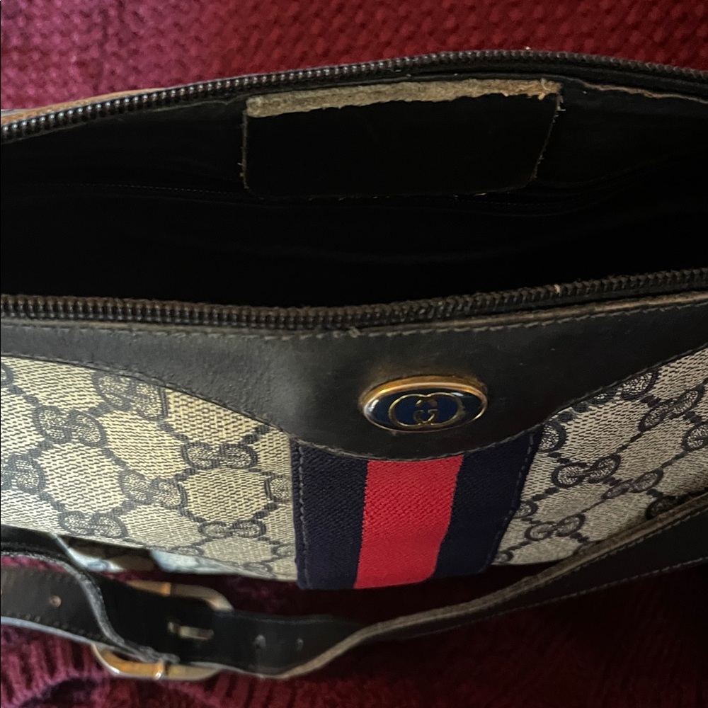 Gucci vintage shoulder bag. - Picture 3 of 7